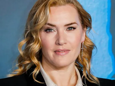 “Faire 50 câlins” : Kate Winslet, plus épanouie que jamais, dévoile ses désirs les plus personnels et touchants.