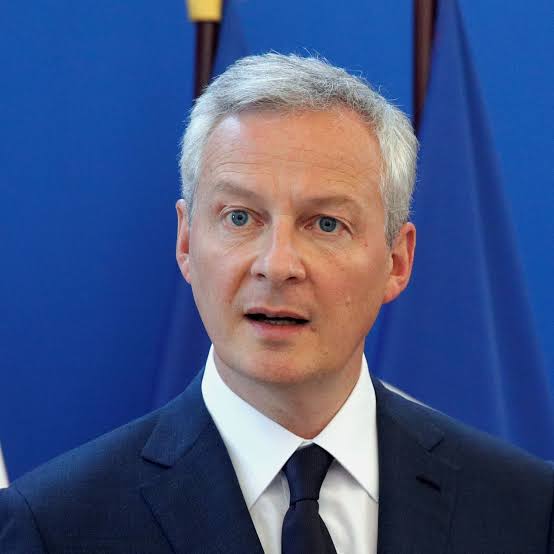 Bruno Le Maire fait une déclaration surprenante à propos d’Édouard Philippe : “Il tient bien l’alcool”